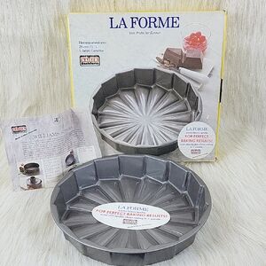La Forme Celebration Cake Pan